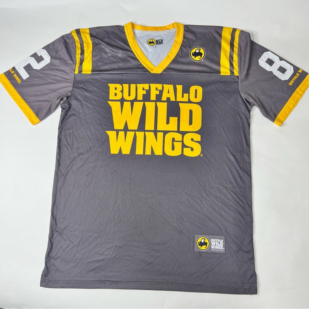 Buffalo Wild Wings Team Jersey Size LARGE Employee Uniform BWW